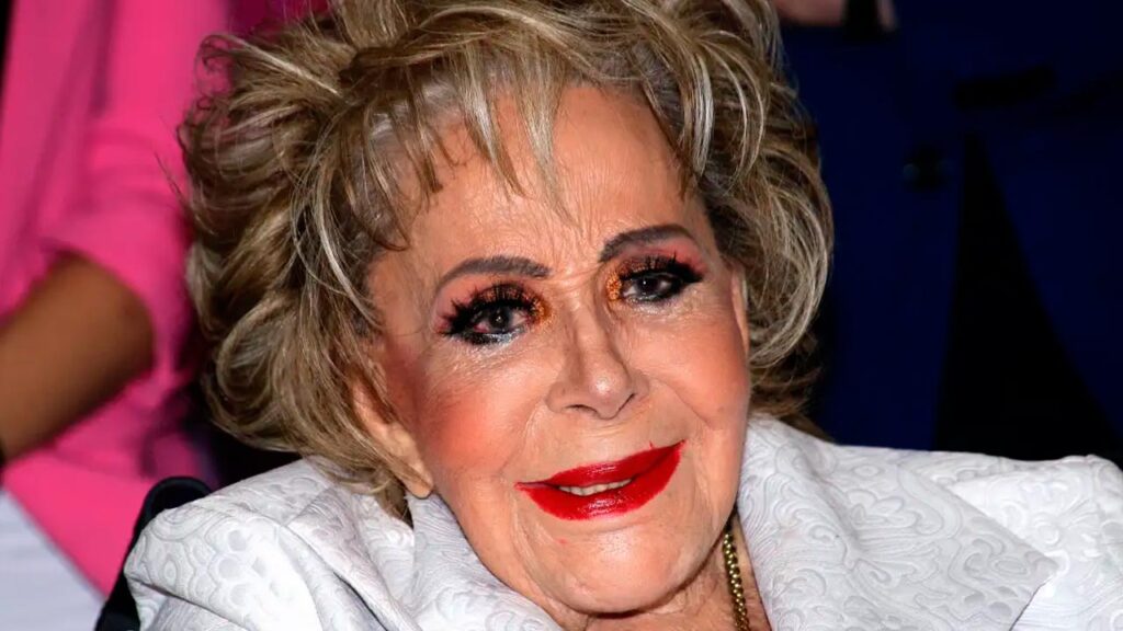 Silvia Pinal vive "viacrucis" tras querer sacar su dinero del banco