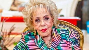 Silvia Pinal vive “viacrucis” tras querer sacar su dinero del banco