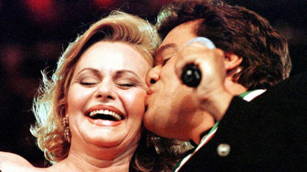 &iquest;Por qu&eacute; Juan Gabriel y Roc&iacute;o D&uacute;rcal se distanciaron?