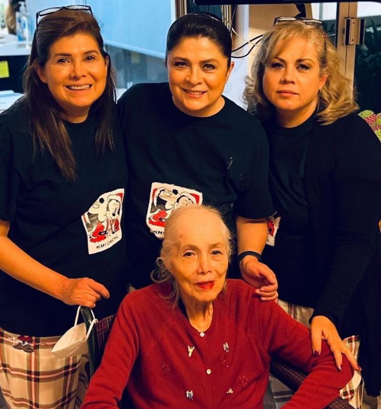 Victoria Ruffo est&aacute; de luto, lamentablemente falleci&oacute; su madre...