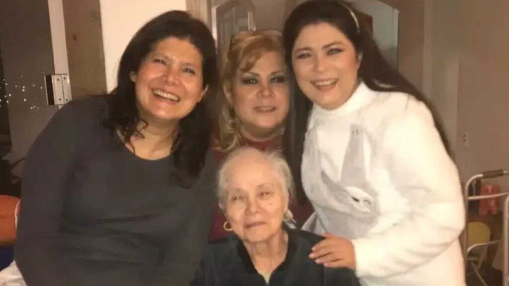 Madre de Victoria Ruffo padec&iacute;a c&aacute;ncer de mama