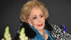 Fotos de Silvia Pinal causan cr&iacute;ticas entre sus seguidores