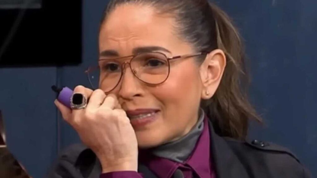 Yolanda Andrade es "desembrujada" entre gritos y llanto