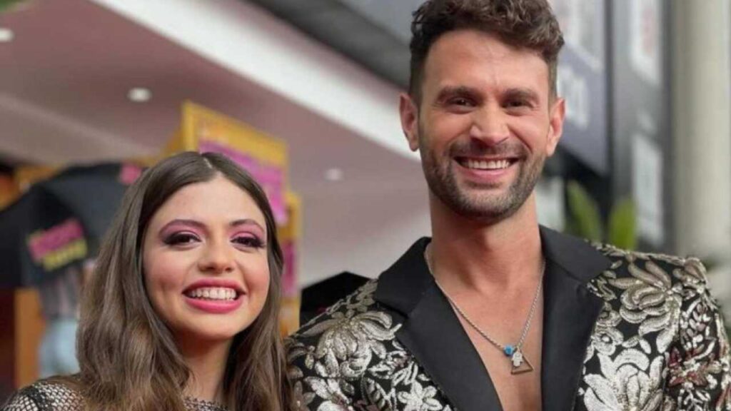 &iexcl;H&eacute;ctor Parra 'rega&ntilde;a' a su hija Daniela en programa de televisi&oacute;n!