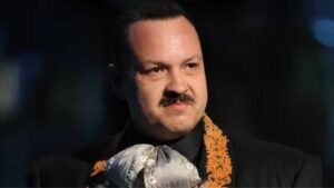 Pepe Aguilar vuelve a despreciar los corridos tumbados