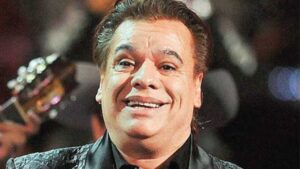 Juan Gabriel habr&iacute;a escrito &ldquo;Amor Eterno&rdquo;&lsquo; para un exnovio  y no para su mam&aacute;