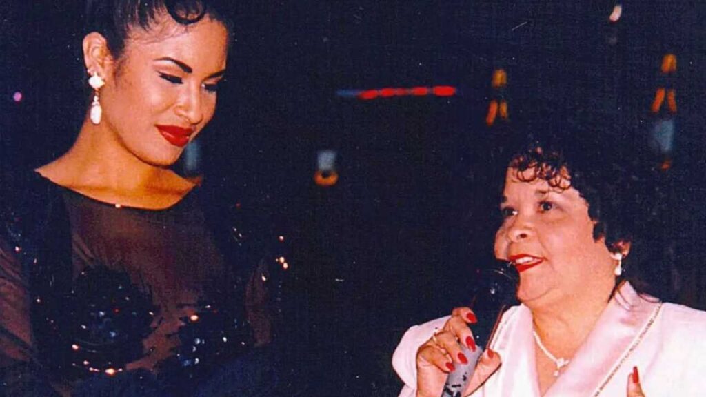Selena Quintanilla muri&oacute; por accidente mientras Yolanda Sald&iacute;var intentaba su1c1d4rse