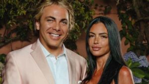 Cristian Castro visita a Verónica Castro para que conozca a su novia