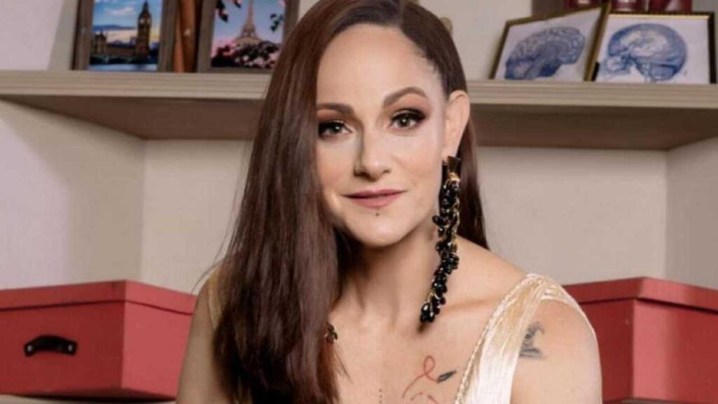 Lolita Cort&eacute;s ingresar&aacute; a quir&oacute;fano tras complicaciones por la masectom&iacute;a que le practicaron