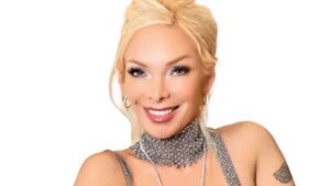 Marisela enfuerece y rega&ntilde;a a uno de sus m&uacute;sicos en pleno concierto