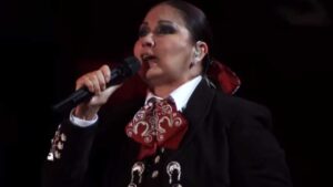 Es Demasiado Tarde &ndash; Ana Gabriel