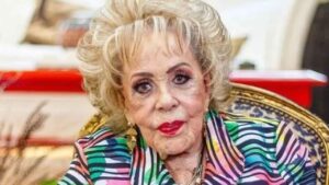 Silvia Pinal recibe homenaje por sus 75 a&ntilde;os de trayectoria art&iacute;stica