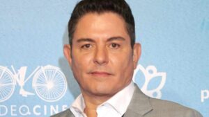 &iexcl;Ernesto Laguardia se enfurece con reportero por llamarlo &ldquo;amigo&rdquo;!