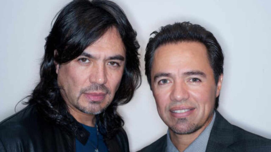 &iexcl;Gustavo &Aacute;ngel de Los Temerarios se disfraza de polic&iacute;a para llegar a tiempo a concierto!
