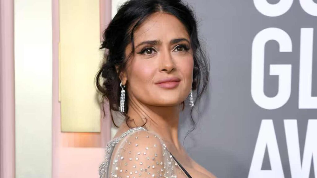 &iexcl;Salma Hayek revela su truco infalible para disimular canas de forma r&aacute;pida!
