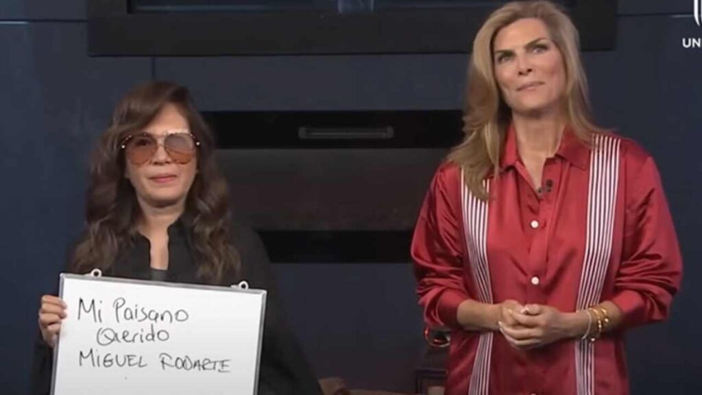 Yolanda Andrade se comunica con m&iacute;mica y pizarra tras reca&iacute;da.