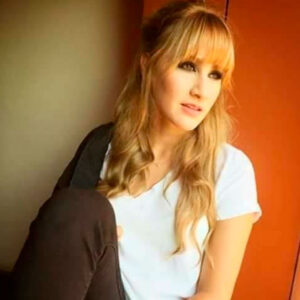 En 1985 nace la cantante Hanna Nicole Pérez Mosa…