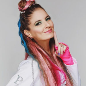 En 1983 cantante y compositora Patylu…