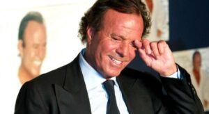 Julio Iglesias va contra la prensa