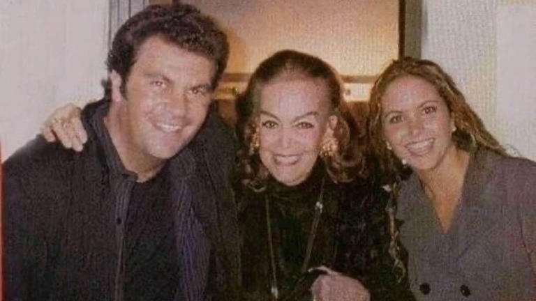 LUCERO COMPARTE FOTO CON MARIA FELIX