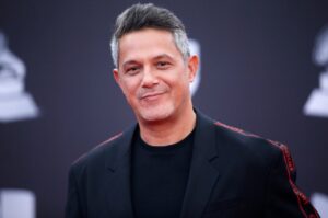 Alejandro Sanz estrena romance
