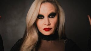 Alaska Enfrenta un Retiro Temporal por Problemas de Salud: La Cantante Pierde la Visión de un Ojo