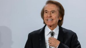 Raphael enfrenta una larga batalla contra el c&aacute;ncer