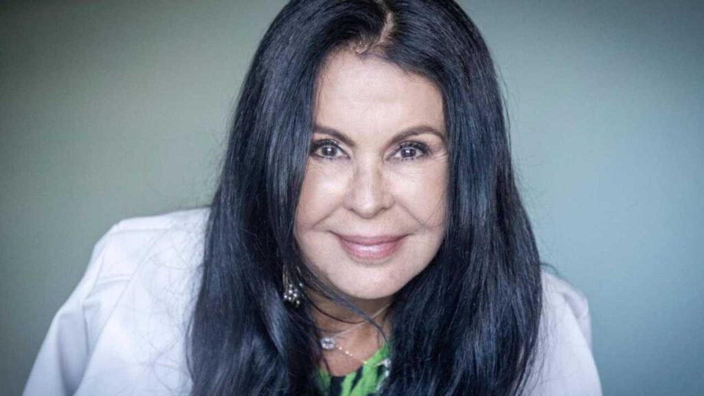 Mar&iacute;a Conchita Alonso desmiente cualquier v&iacute;nculo rom&aacute;ntico con el ex de Dulce y explica su estancia en su casa tras los incendios en California