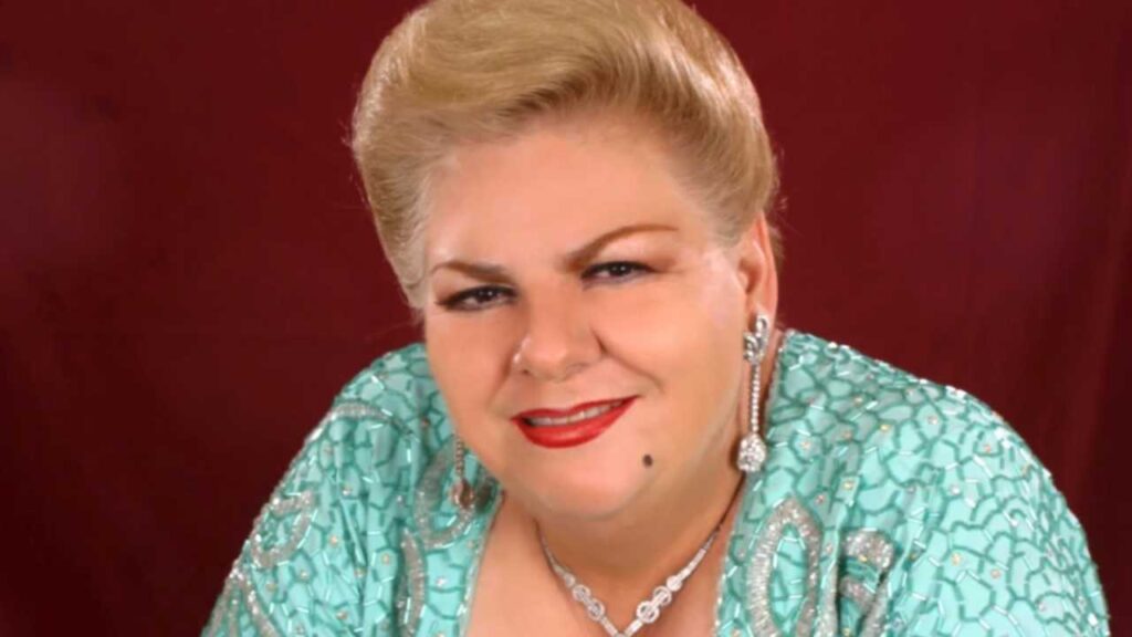 Paquita la del Barrio enfrenta complicaciones en sus piernas y se ve obligada a posponer su presentaci&oacute;n en el Auditorio Nacional