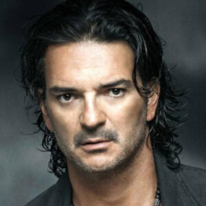 En 1964 nace el cantante y compositor Ricardo Arjona&hellip;