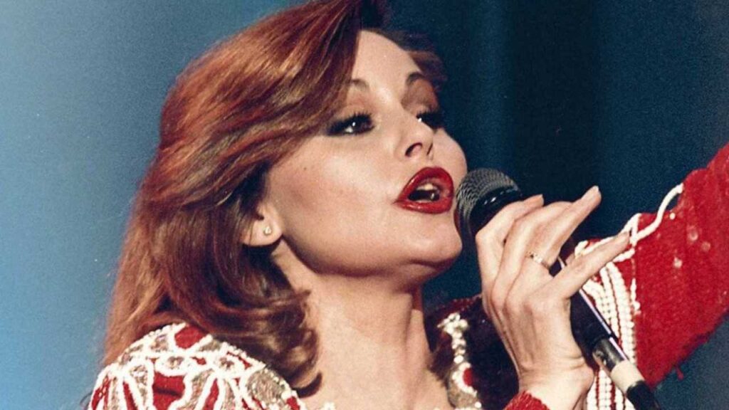 Edith M&aacute;rquez rinde homenaje a Roc&iacute;o D&uacute;rcal con un nuevo &aacute;lbum lleno de nostalgia