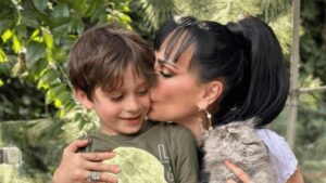 Maribel Guardia es obligada a entregar a su nieto entre un ambiente tenso y dram&aacute;tico