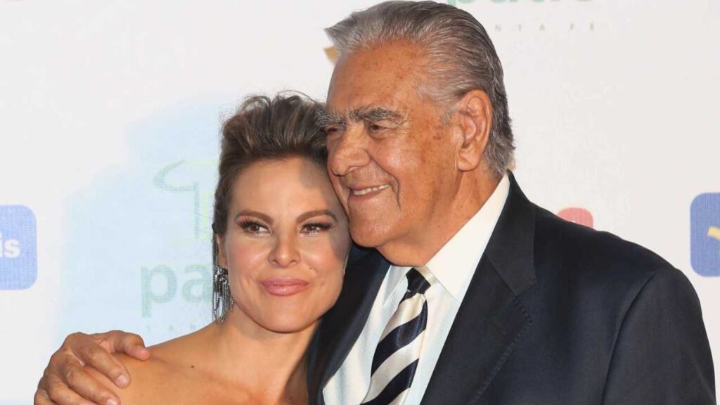Kate del Castillo celebra la vitalidad de sus padres a sus 90 a&ntilde;os