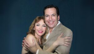 Laura Flores env&iacute;a emotivo mensaje a Lalo Salazar por el D&iacute;a del Padre