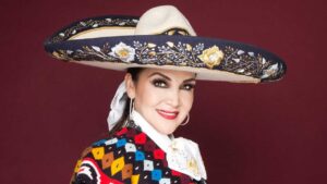 Aida Cuevas afirma que gan&oacute; millonaria demanda