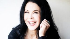 🎺 Mar&iacute;a Conchita Alonso reinterpreta &ldquo;Acar&iacute;ciame&rdquo; al ritmo de la Sonora Santanera