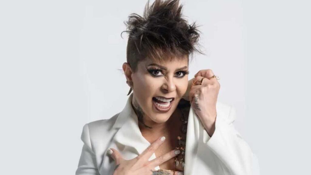Alejandra Guzmán reapareció tras una cirugía en las cervicales y aseguró que puede durar 38 años más en el rock and roll.