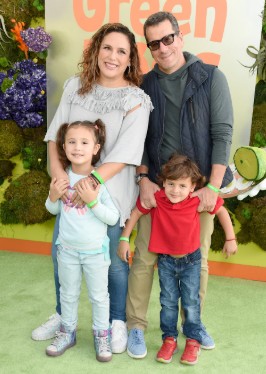 ¡Angélica Vale en el ojo del huracán! La acusan de infidelidad con bailarín de Vaselina