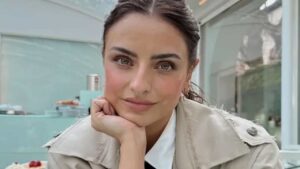 Aislinn Derbez reaparece tras fallecimiento de su mam&aacute; con desgarrador mensaje