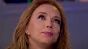 Laura Flores alarma a fans tras fuerte accidente en su casa