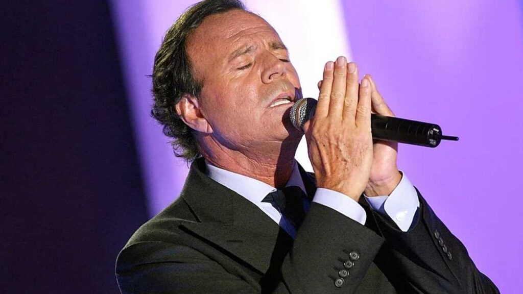 Julio Iglesias reacciona a acusaciones de abuso: "Todo se va a aclarar"