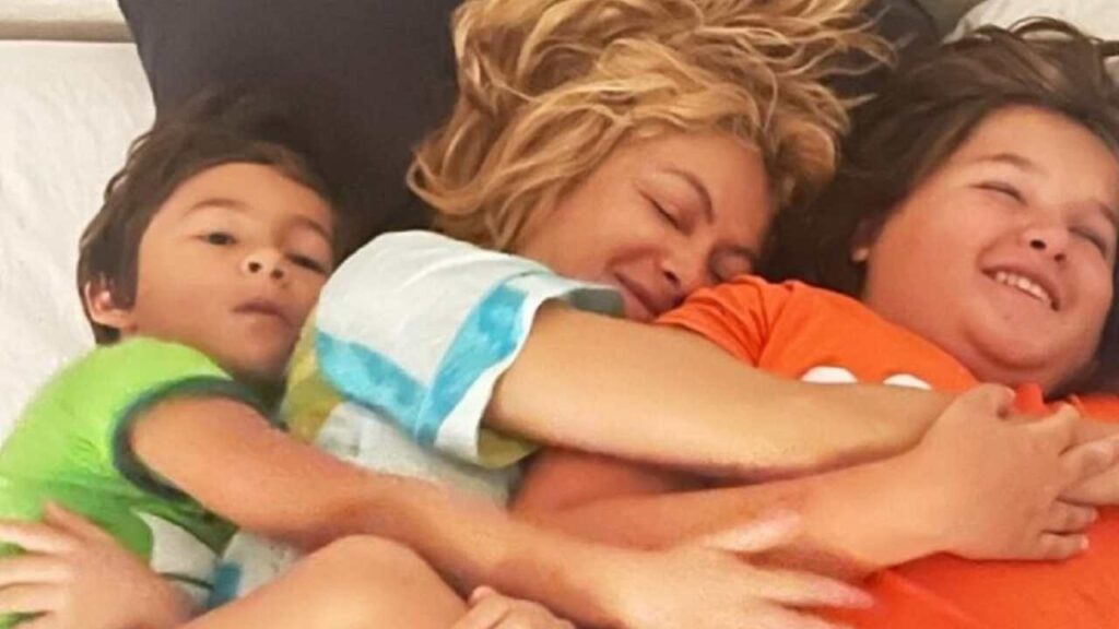 ¡Paulina Rubio en crisis! Su hijo rompe el silencio y la acusa de crear un ambiente tóxico
