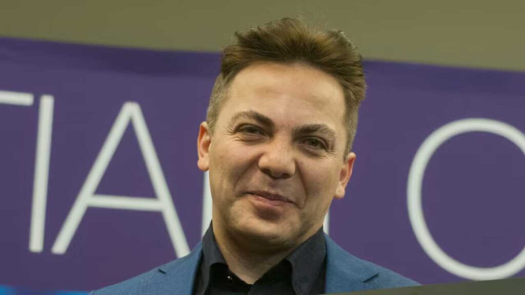 Cristian Castro revela sus planes acad&eacute;micos tras la preparatoria