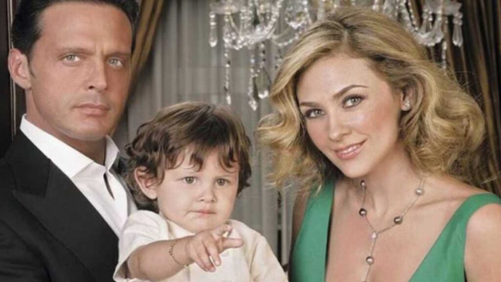 La discreta vida del hijo de Luis Miguel