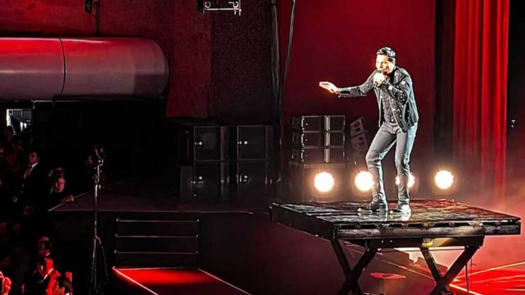 Chayanne reafirma su legado con un show lleno de emoci&oacute;n y cercan&iacute;a