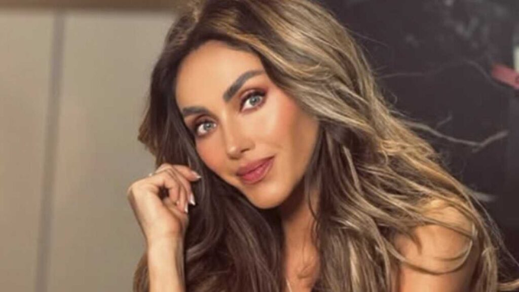 Anah&iacute; recibe apoyo masivo de sus seguidores