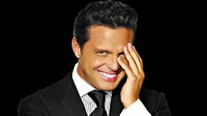Hijo de Luis Miguel desata comparaciones con &ldquo;El Sol&rdquo; tras noche de fiesta en Acapulco