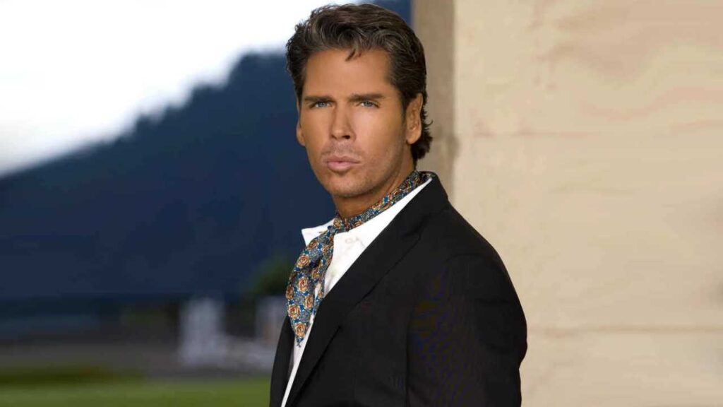 Roberto Palazuelos mantiene vigente su presencia en el espectáculo