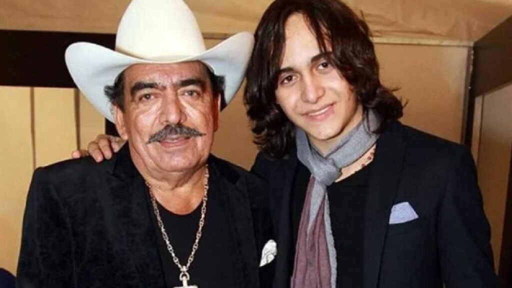 Julián Figueroa buscó conquistar a Aranza y ella revela los detalles que guardó durante años