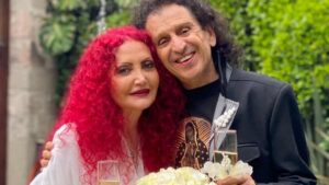 Alex y Chela Lora celebrarán su historia de amor sobre el escenario